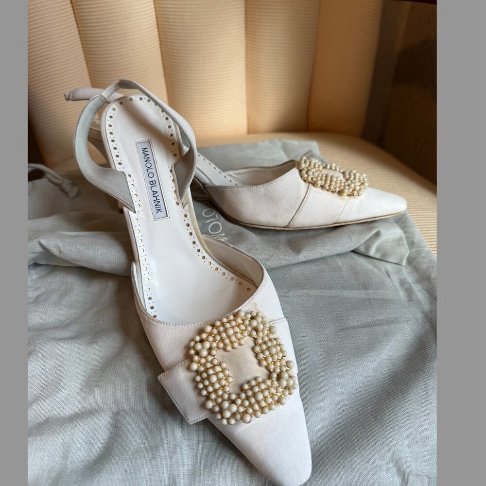 Manolo Blahnik White Pearl-Embellished Slingback Heels - Picture 12 of 15